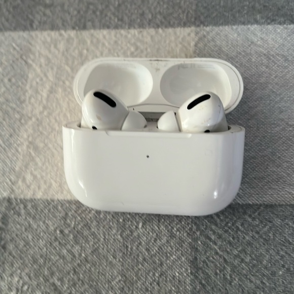 Apple AirPods Pro 1st generation